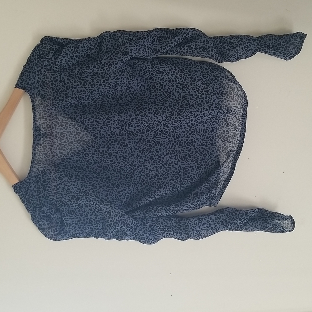 Blue top - Picture 2 of 4